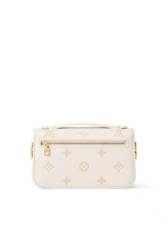 Classic Louis Vuitton Bag: A Stylish and Versatile Choice for Elegance - Picture 4 of 6